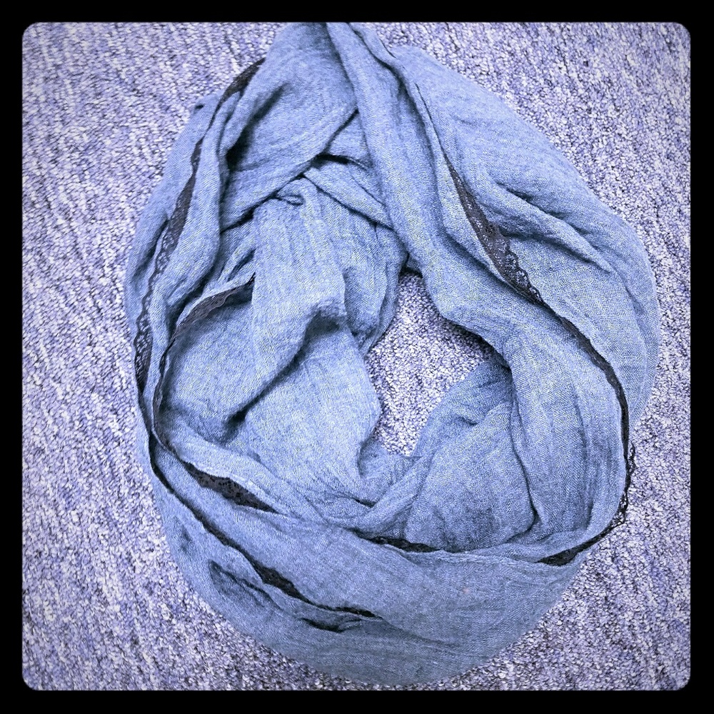 Women scarf